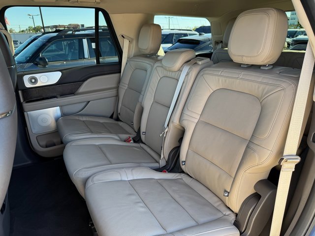Used 2022 Lincoln Navigator Reserve image 17