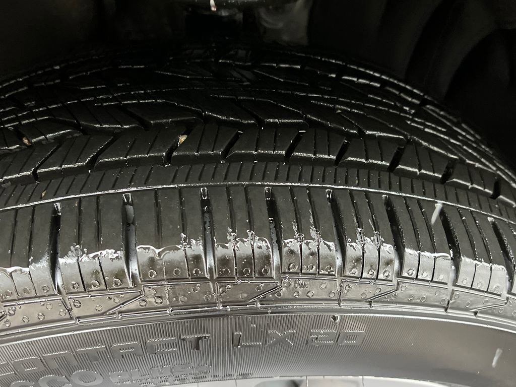 Used 2025 Buick Enclave Preferred image 26