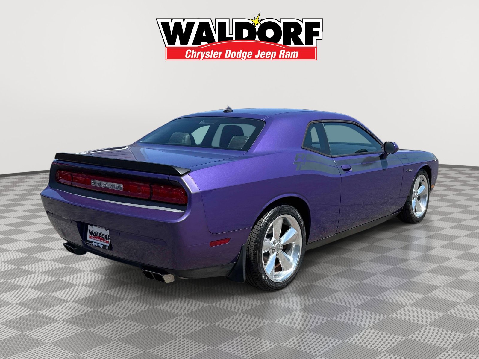 Used 2014 Dodge Challenger R/T RWD image 6