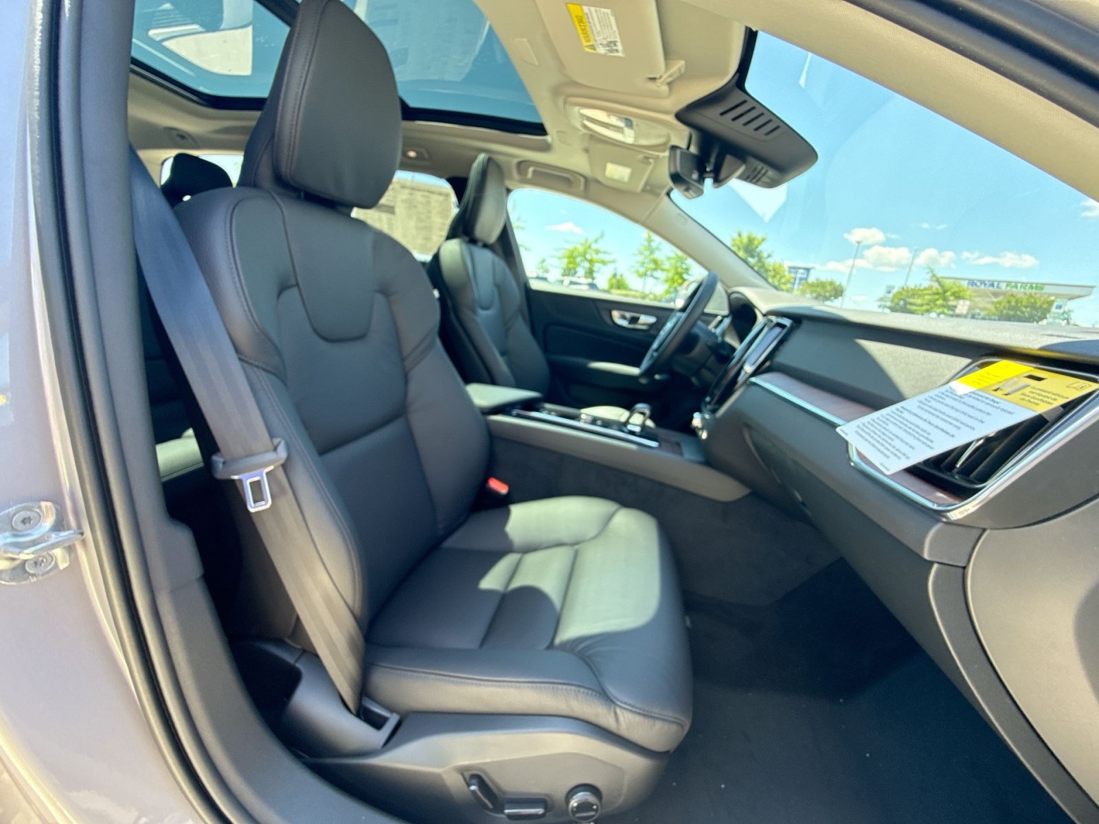 New 2026 Volvo V60 B5 Cross Country Plus w/ Protection Package Premier AWD/4WD image 27