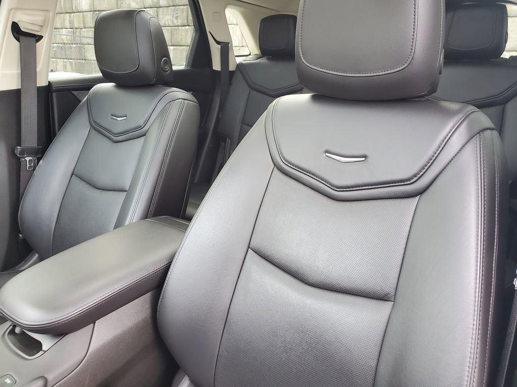 Used 2019 Cadillac XT5 Luxury w/ LPO, Black Ice Package image 32