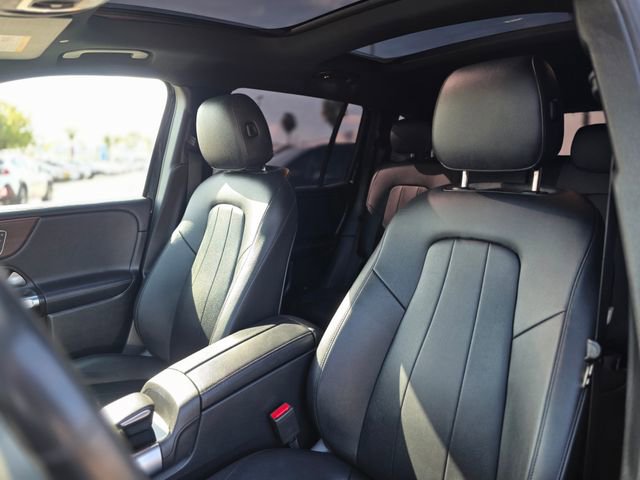 Used 2021 Mercedes-Benz GLB 250 4MATIC w/ Premium Package image 16