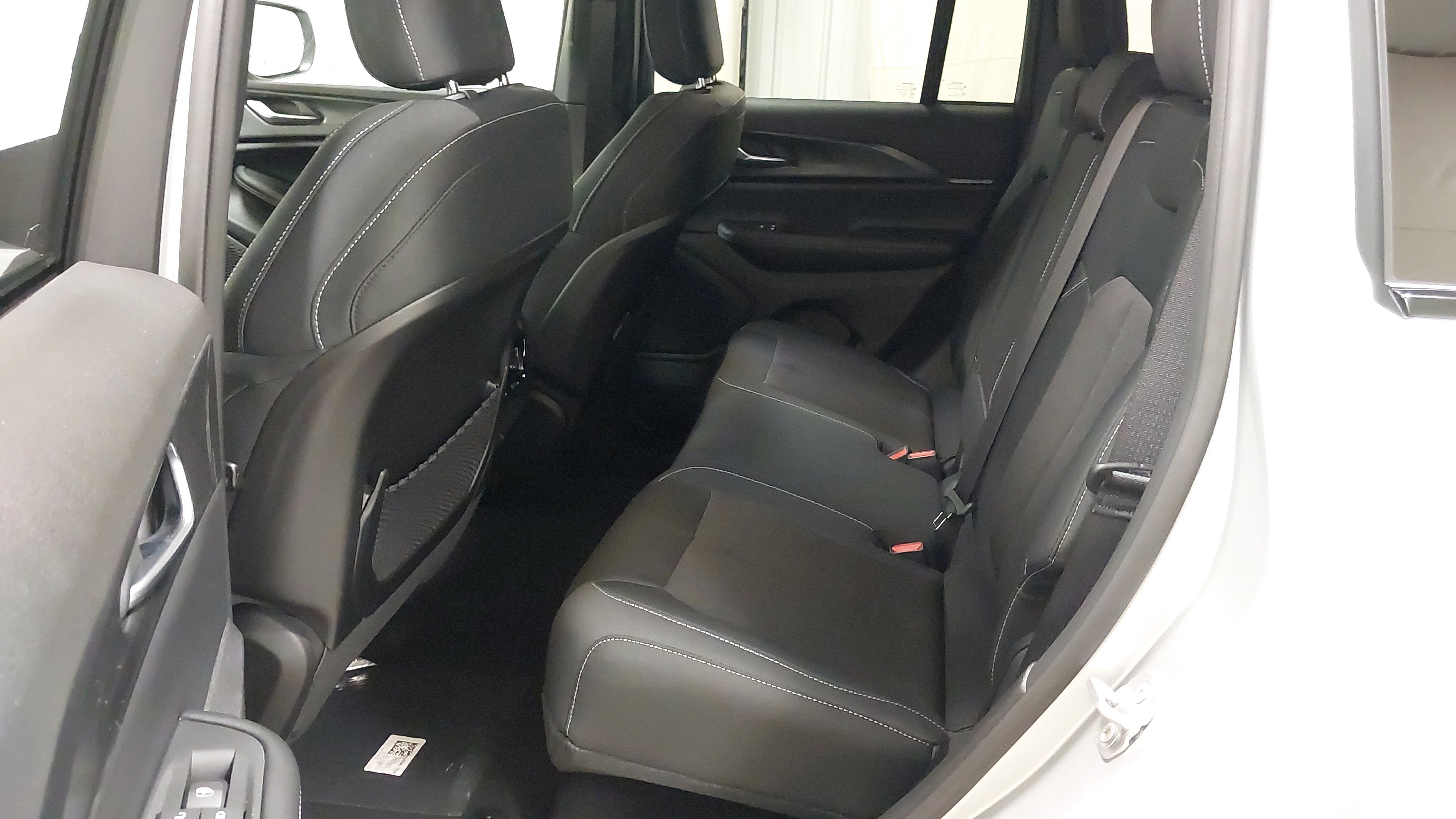 New 2026 Jeep Grand Cherokee Laredo X AWD/4WD image 38