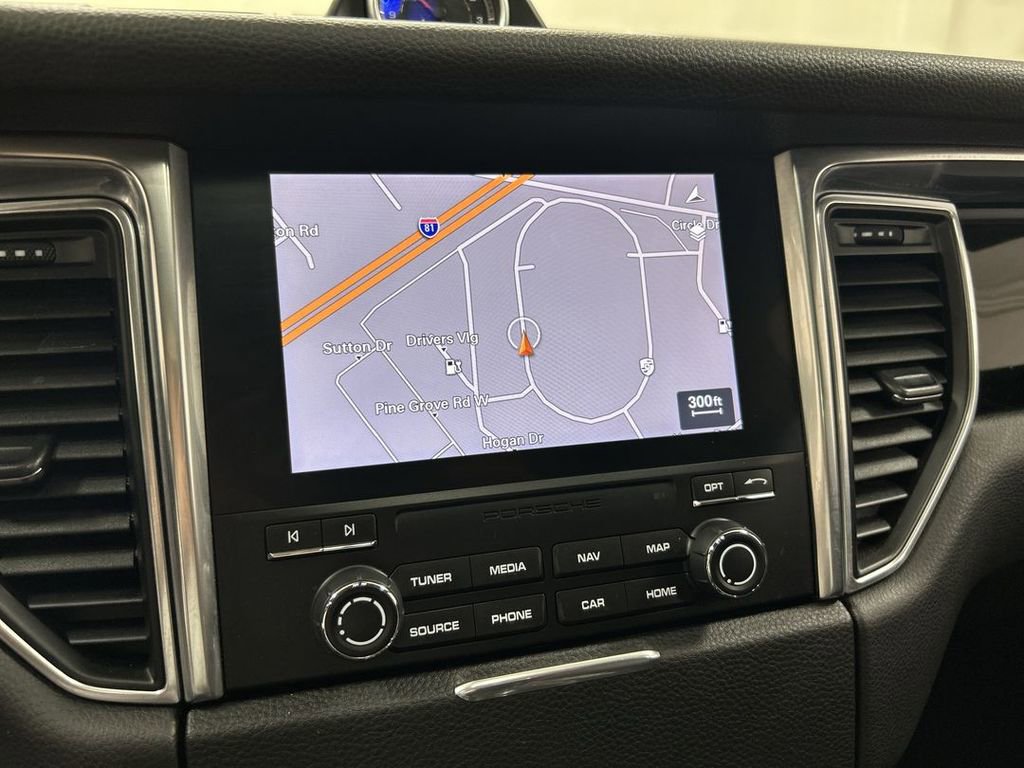 Certified 2018 Porsche Macan S AWD/4WD image 16