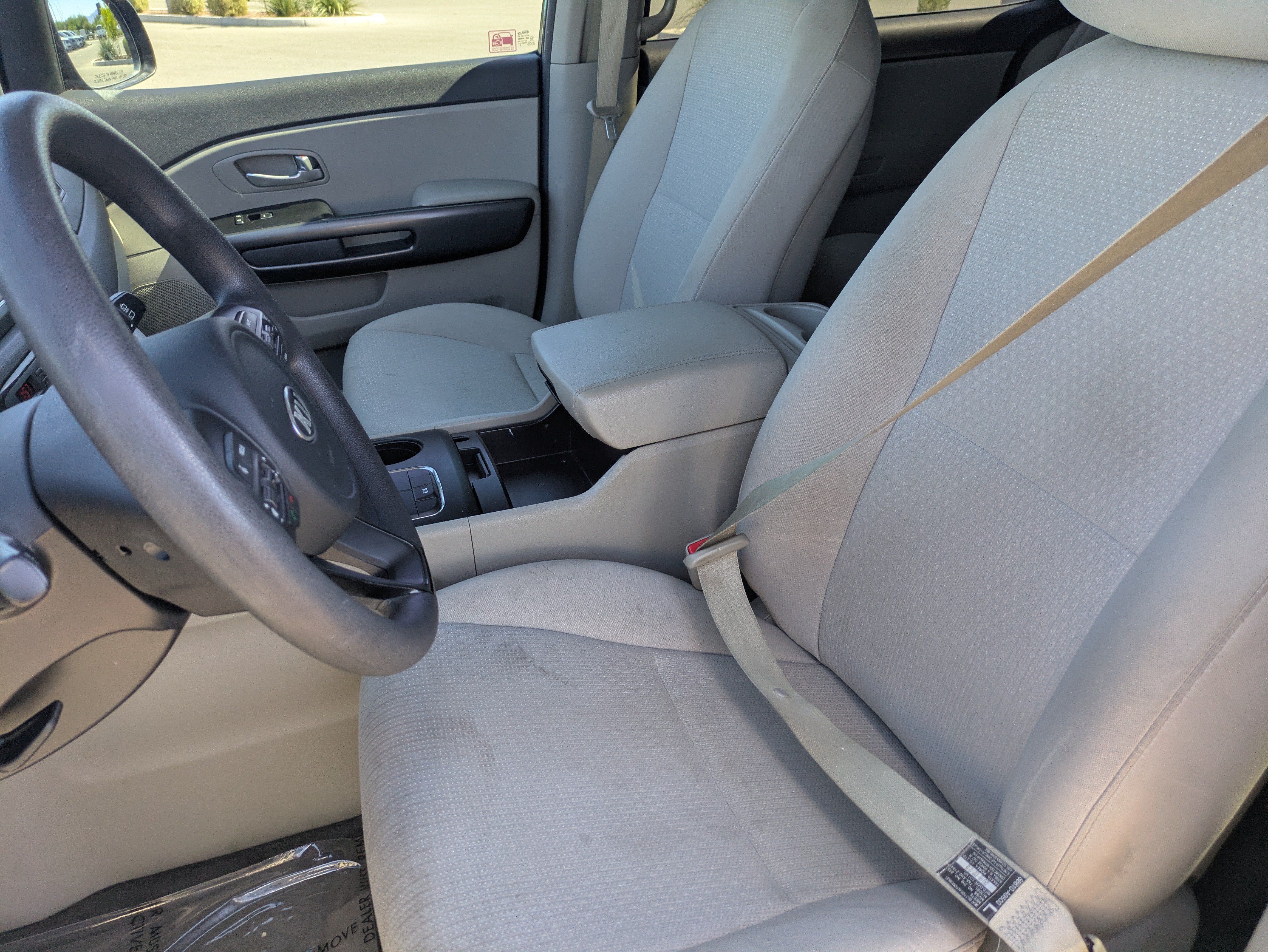 Used 2017 Kia Sedona L FWD image 27