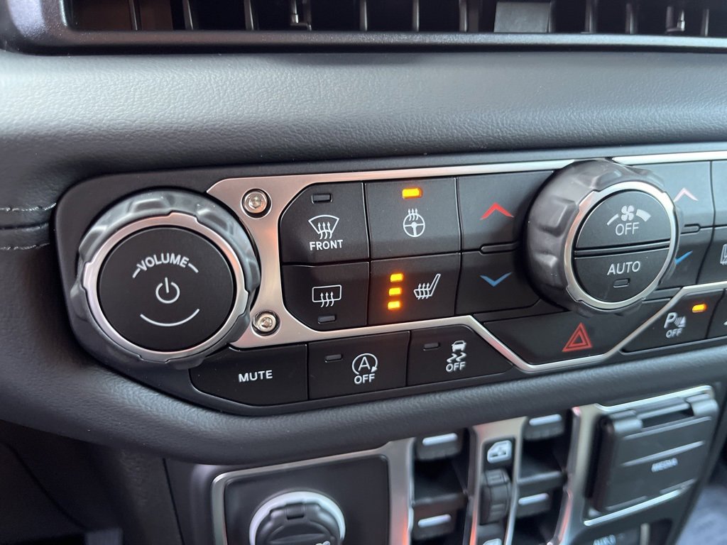 New 2025 Jeep Gladiator Mojave image 5