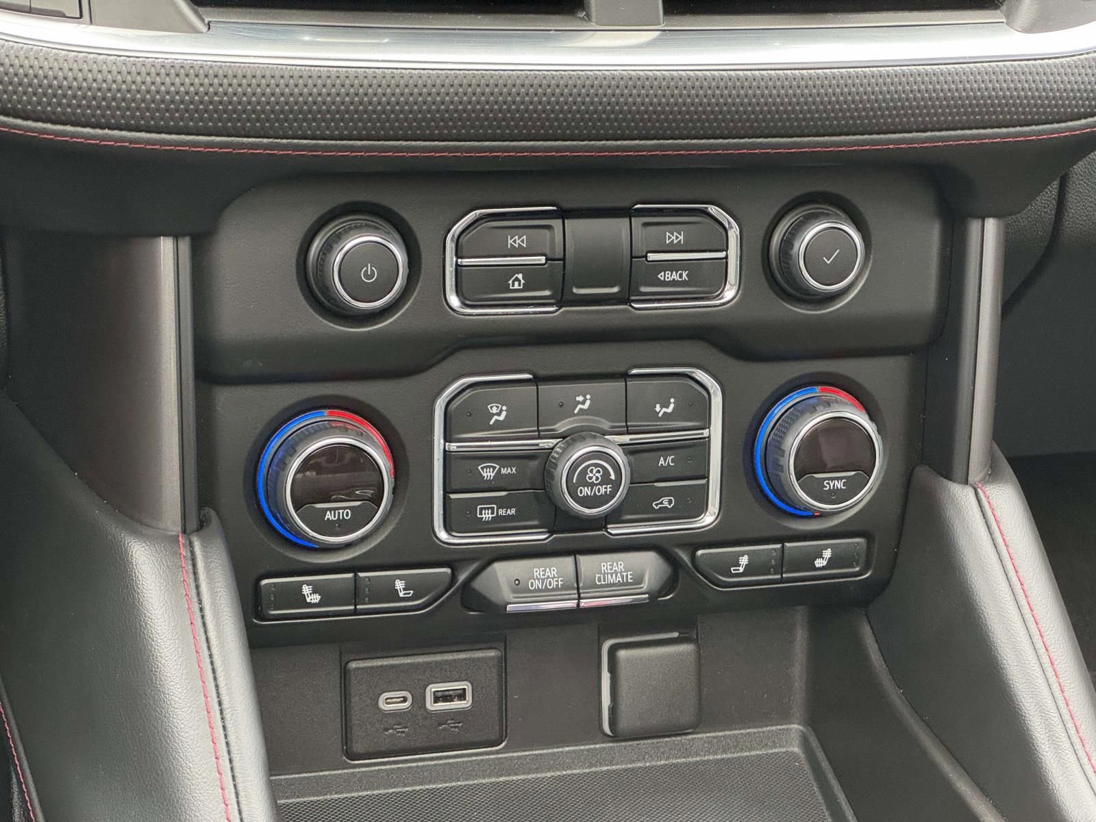 Used 2022 Chevrolet Suburban RST w/ Luxury Package image 12