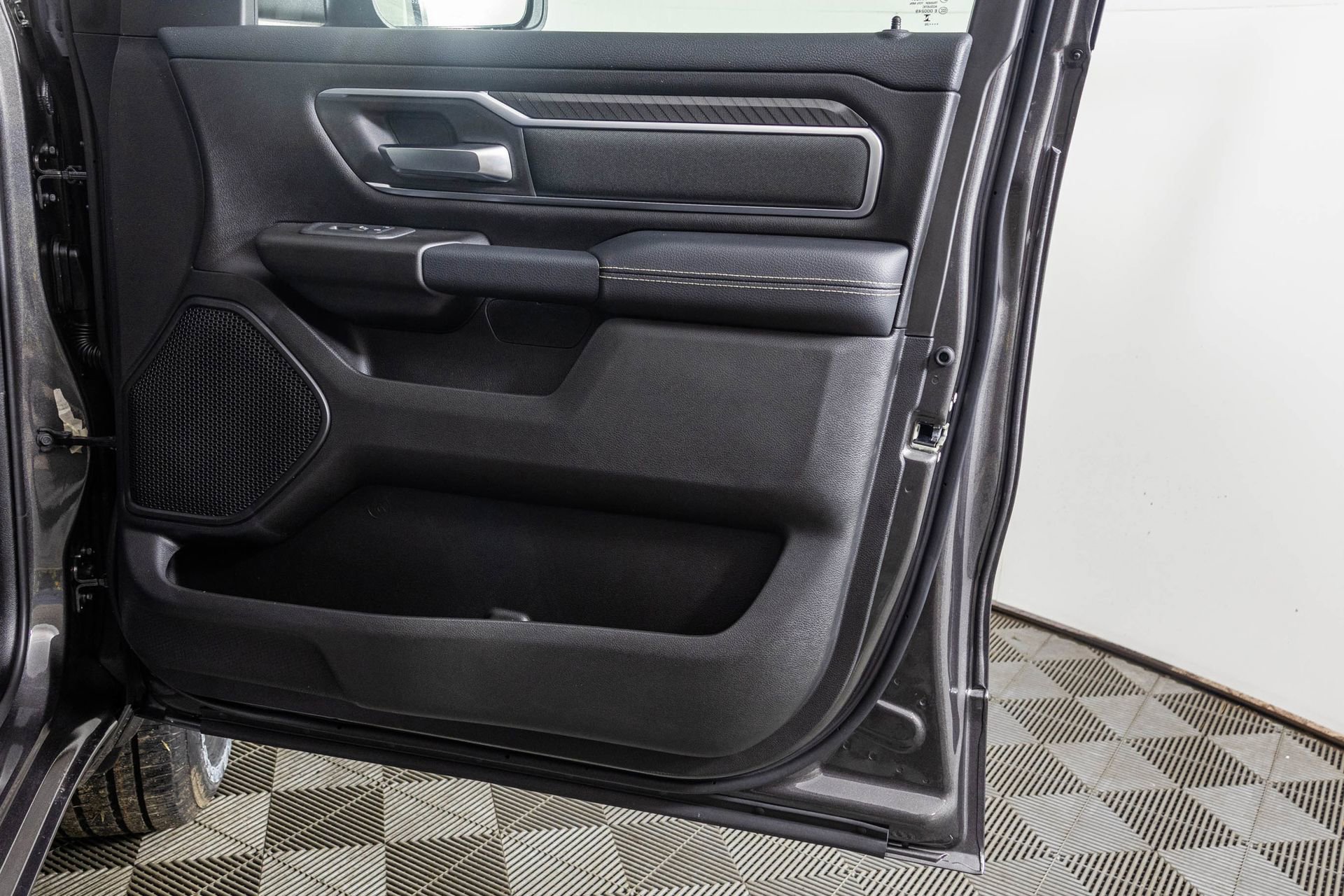 New 2026 RAM 1500 4x4 Crew Cab image 42