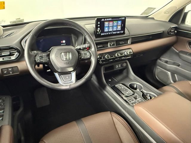 Used 2025 Honda Pilot Elite image 43