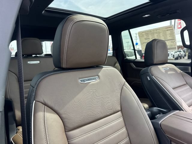 New 2027 GMC Acadia Denali Ultimate w/ LPO, Floor Liner Package FWD image 31