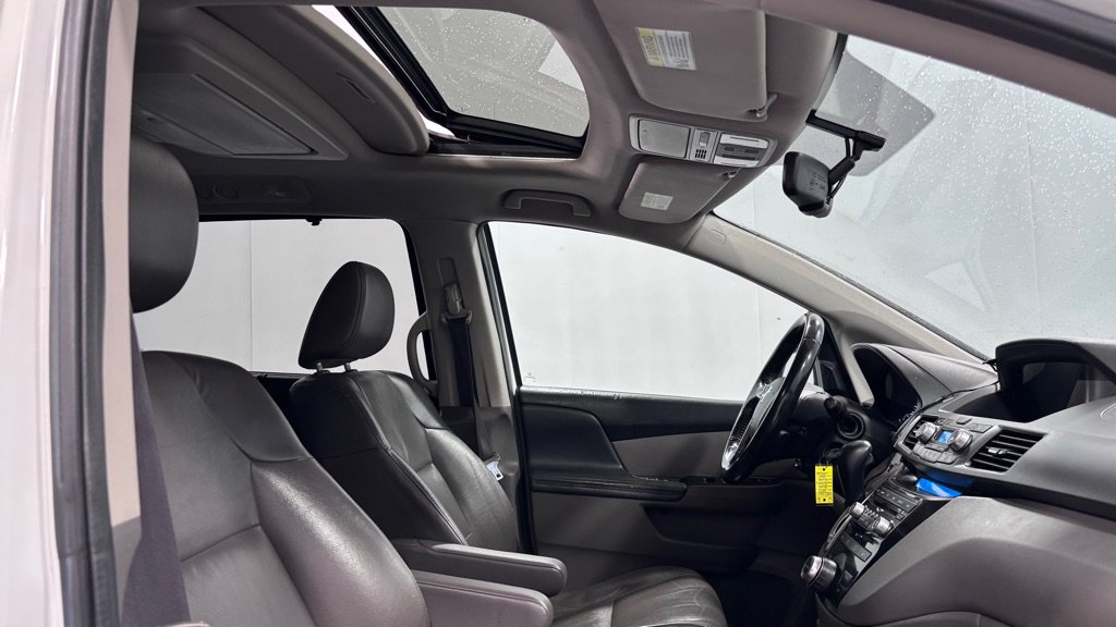 Used 2013 Honda Odyssey Touring image 19