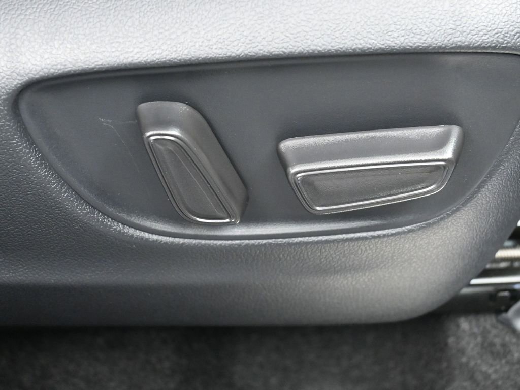 Certified 2025 Toyota Highlander Platinum image 42