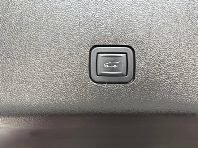 Used 2023 Chevrolet Traverse Premier w/ LPO, Floor Liner Package AWD/4WD image 30