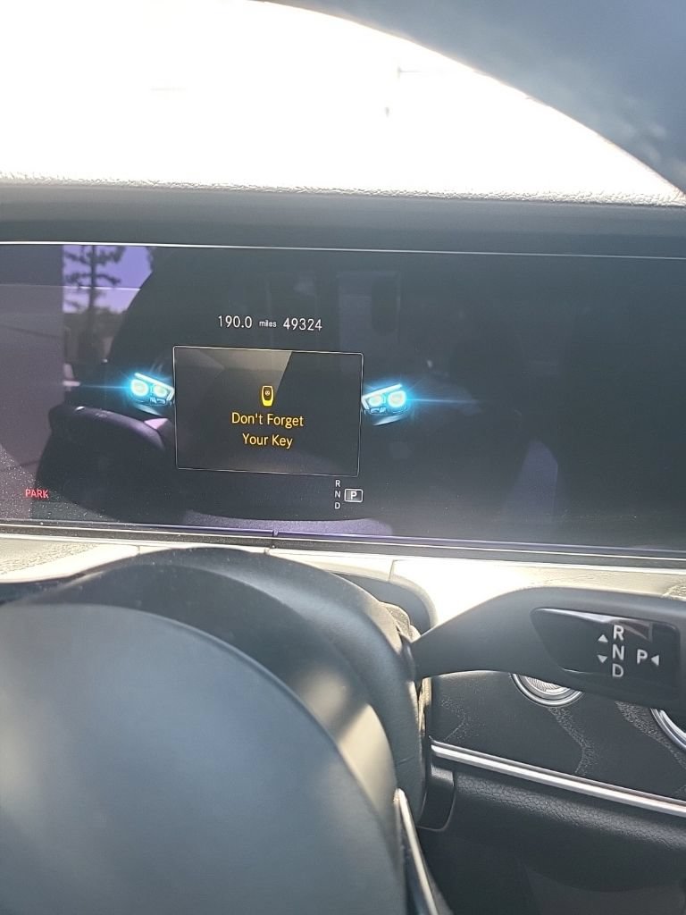 Used 2022 Mercedes-Benz E 350 Sedan image 9