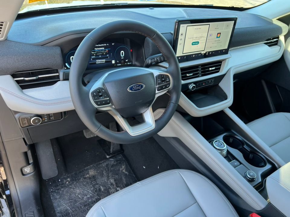 Used 2026 Ford Explorer Active w/ Active Comfort Package image 17