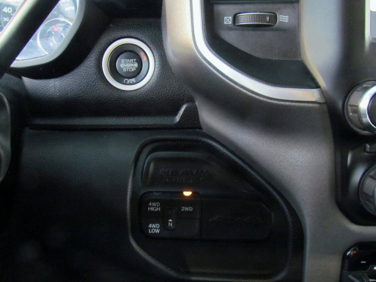 Used 2024 RAM 2500 Big Horn AWD/4WD image 31
