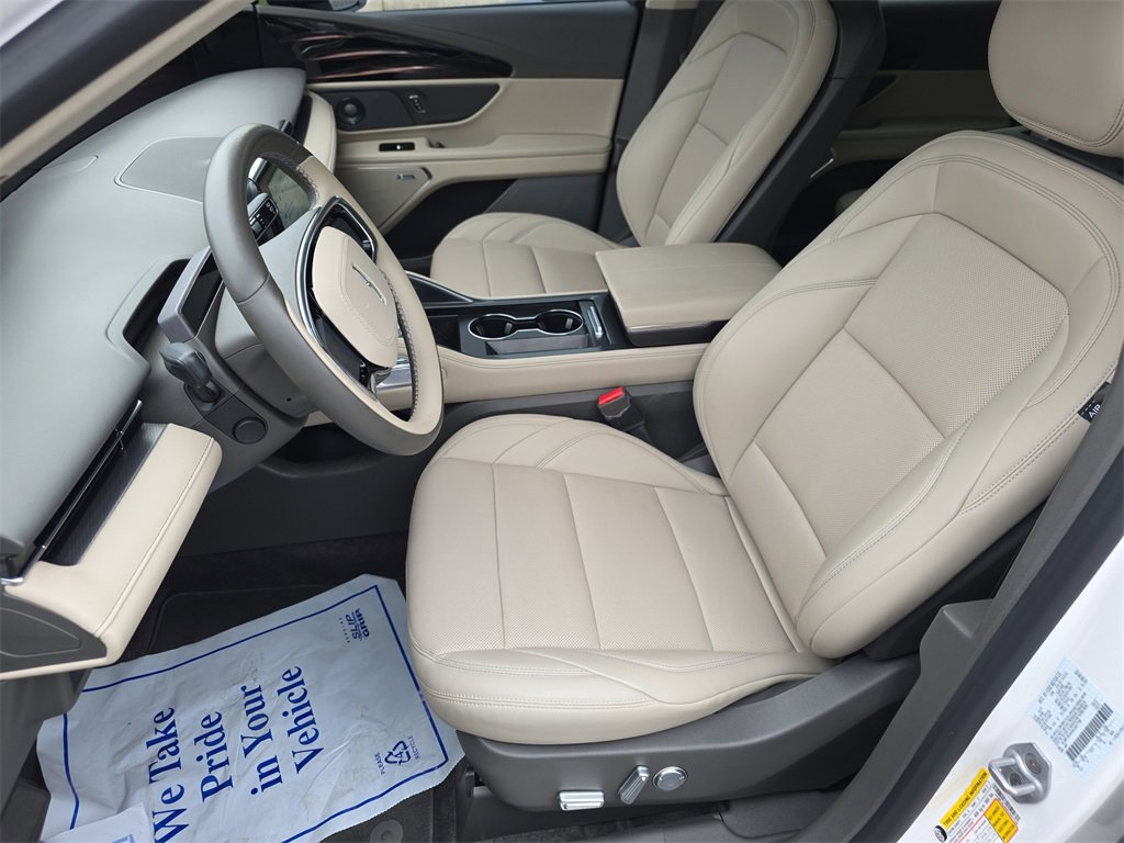 Used 2025 Lincoln Nautilus Premier w/ Equipment Group 102A image 14