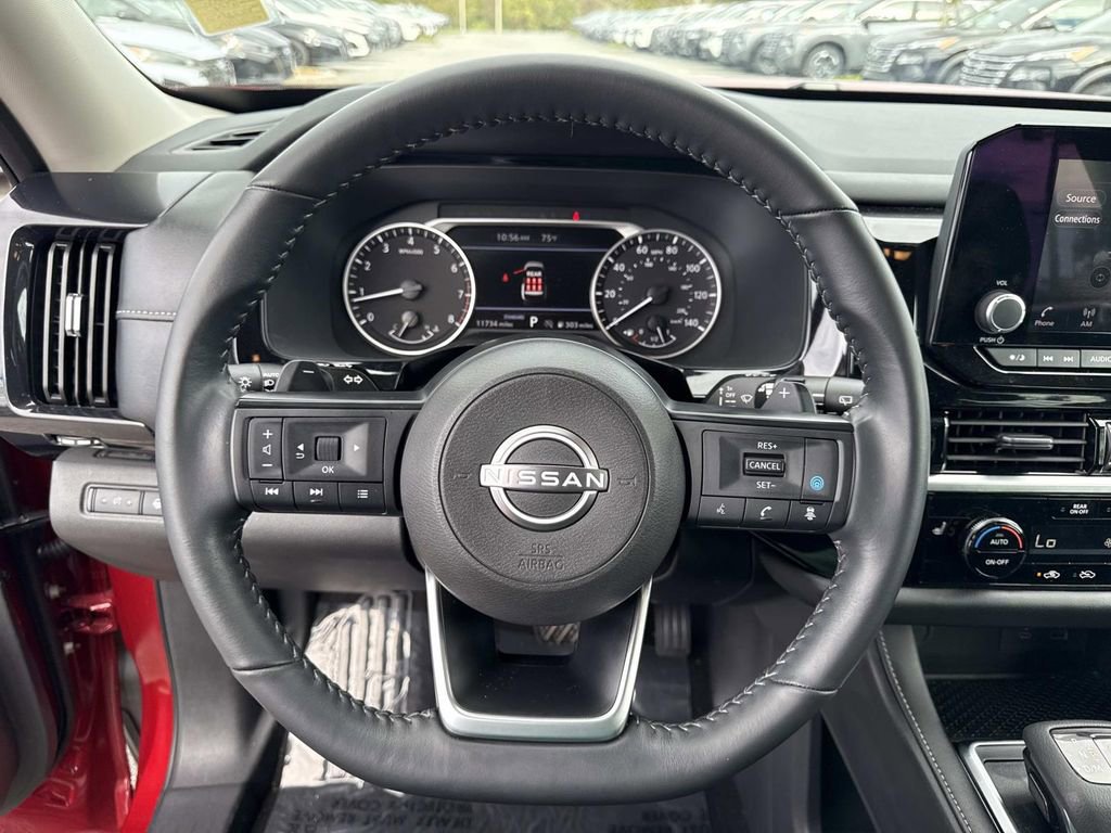 Certified 2024 Nissan Pathfinder SV image 30