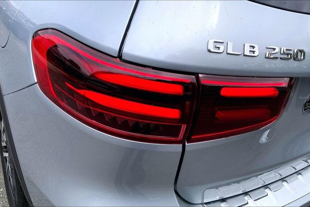 Used 2026 Mercedes-Benz GLB 250 4MATIC image 25
