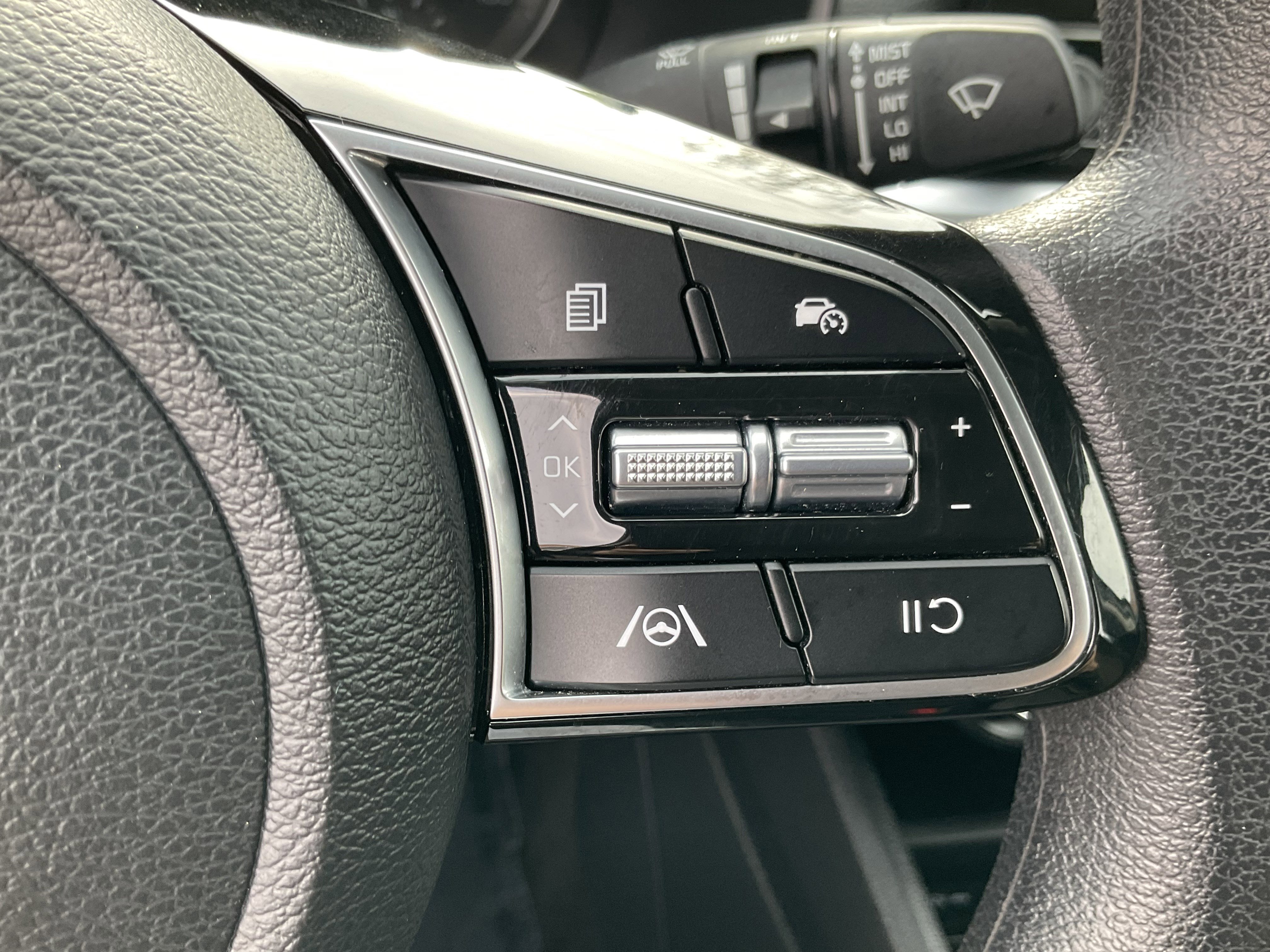 Used 2024 Kia Forte LXS FWD image 29