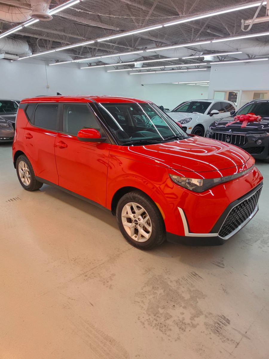 Used 2024 Kia Soul LX w/ LX Technology Package FWD image 8