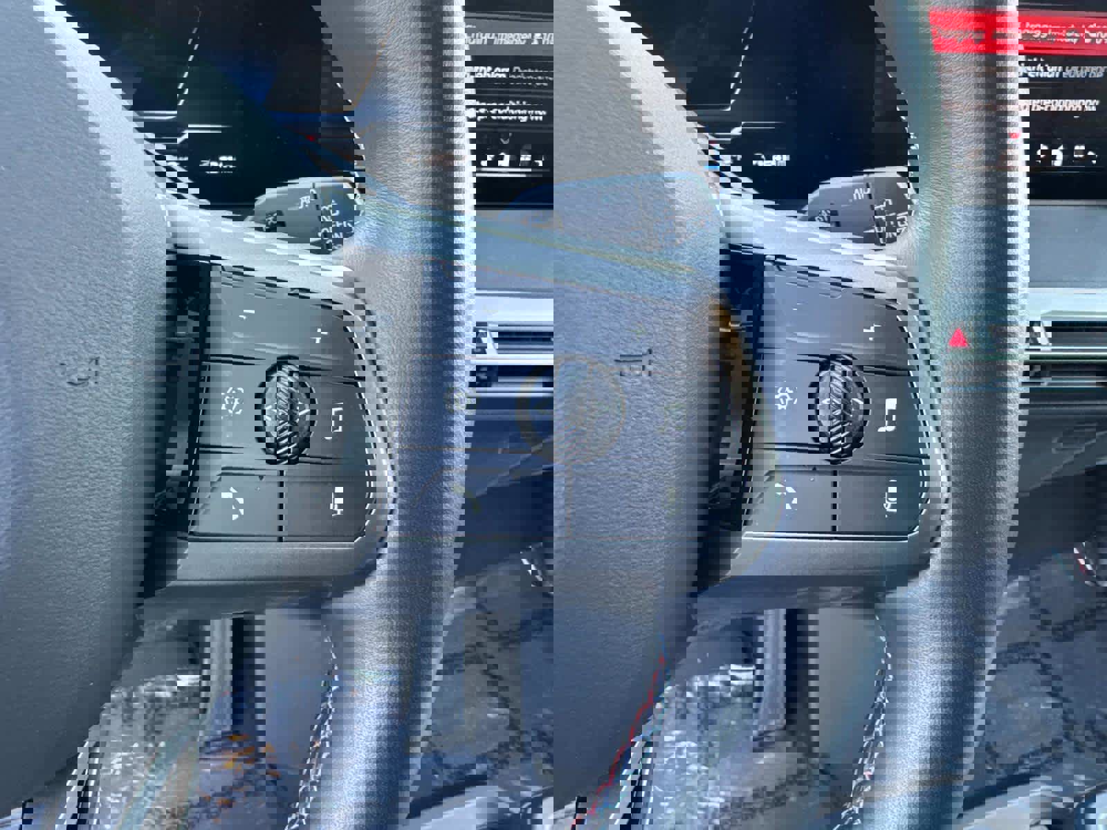 Certified 2025 BMW iX M60 image 30