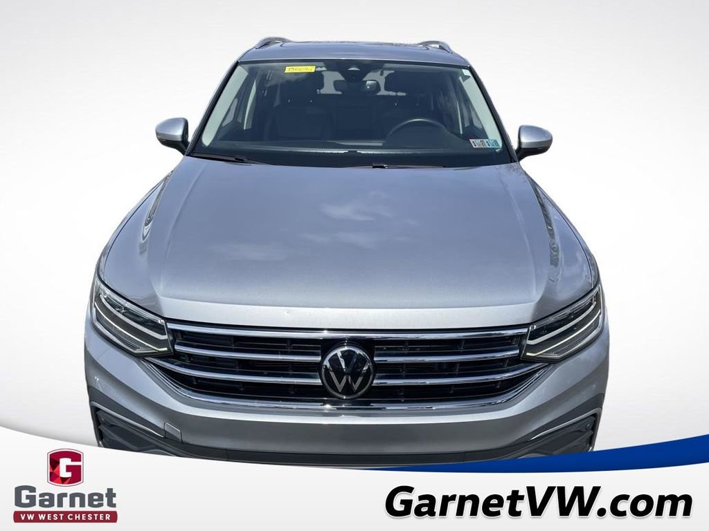 Certified 2023 Volkswagen Tiguan SE w/ Panoramic Sunroof Package image 9