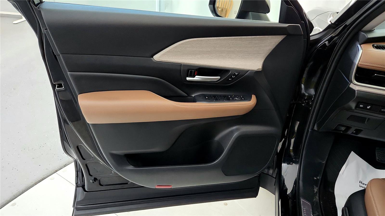 Used 2024 Toyota Grand Highlander Platinum image 24