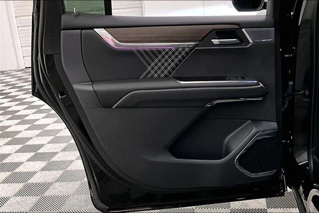 Used 2025 GMC Acadia Denali w/ Super Cruise Package image 23