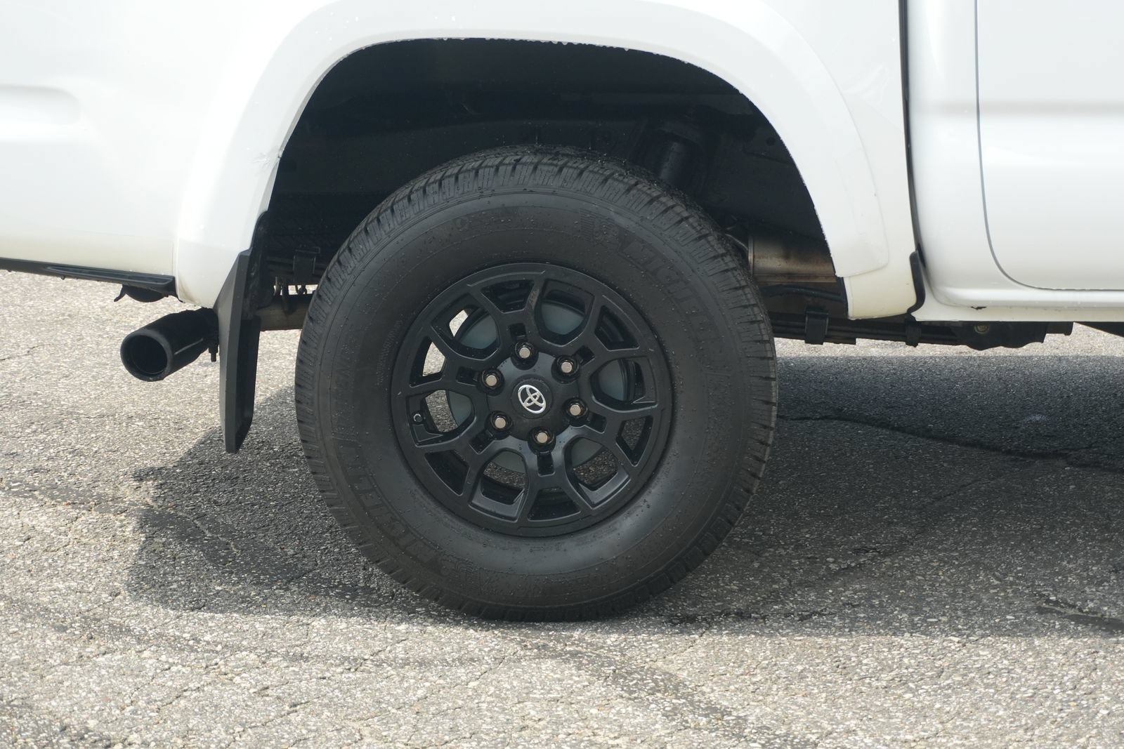 Used 2021 Toyota Tacoma SR5 AWD/4WD image 13