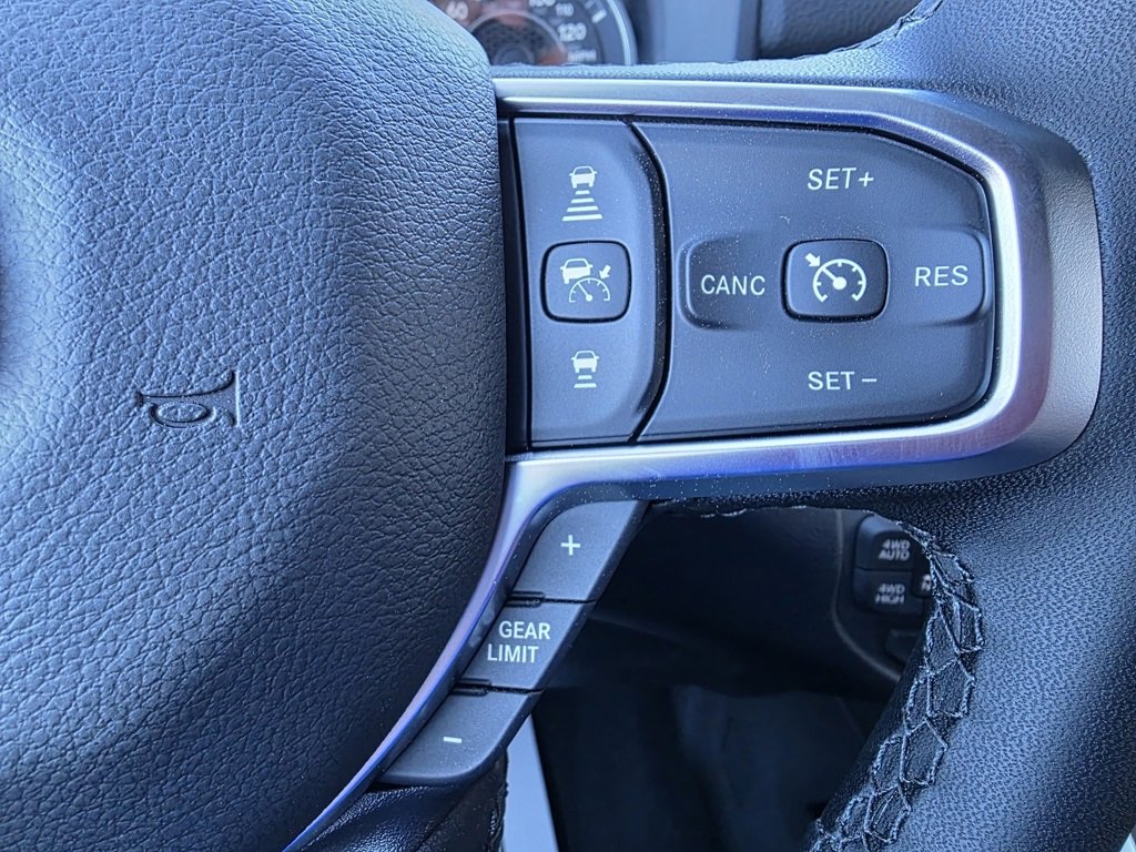 New 2026 RAM 1500 4x4 Crew Cab image 20