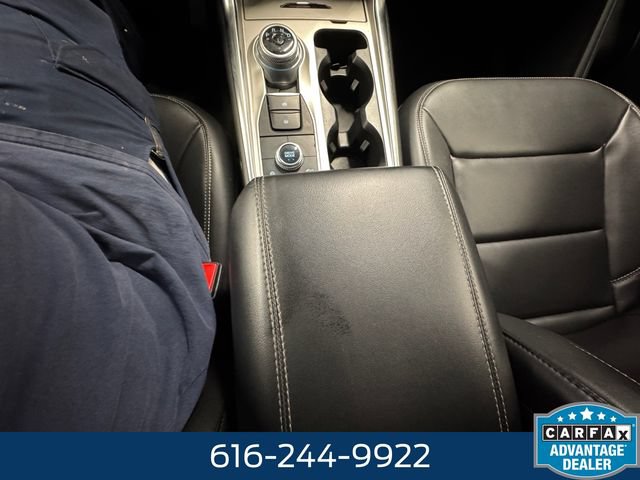 Used 2023 Ford Explorer XLT w/ Equipment Group 202A AWD/4WD image 14