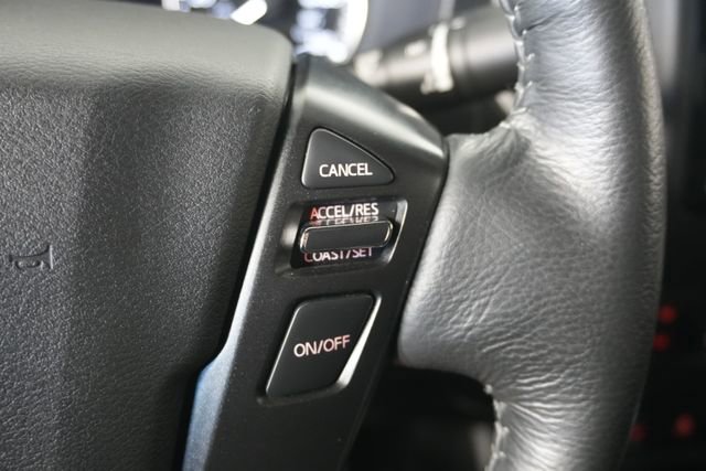 Used 2024 Nissan Frontier SL image 16