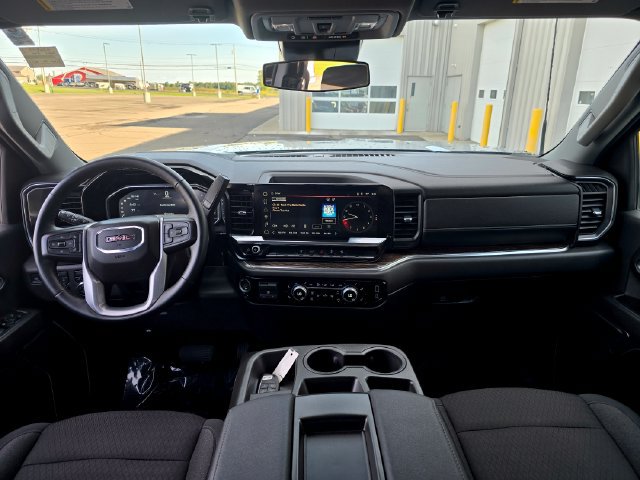 Used 2024 GMC Sierra 2500 SLE w/ SLE Value Package; AWD/4WD image 17