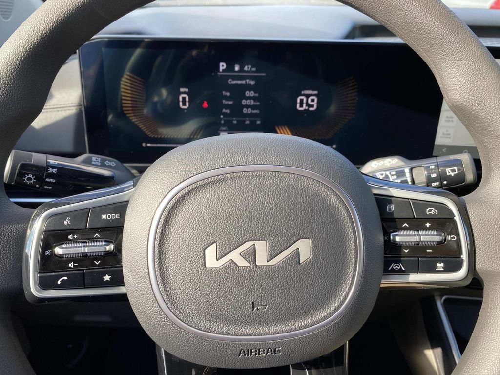 New 2026 Kia Carnival LX image 13