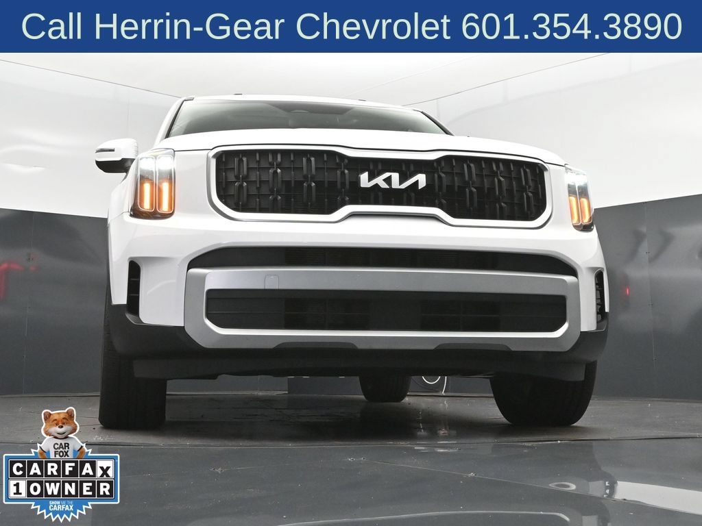 Used 2024 Kia Telluride EX w/ EX Captain's Chair Package FWD image 45
