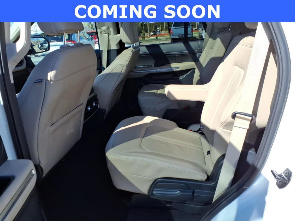 Used 2023 Ford Expedition Limited AWD/4WD image 12