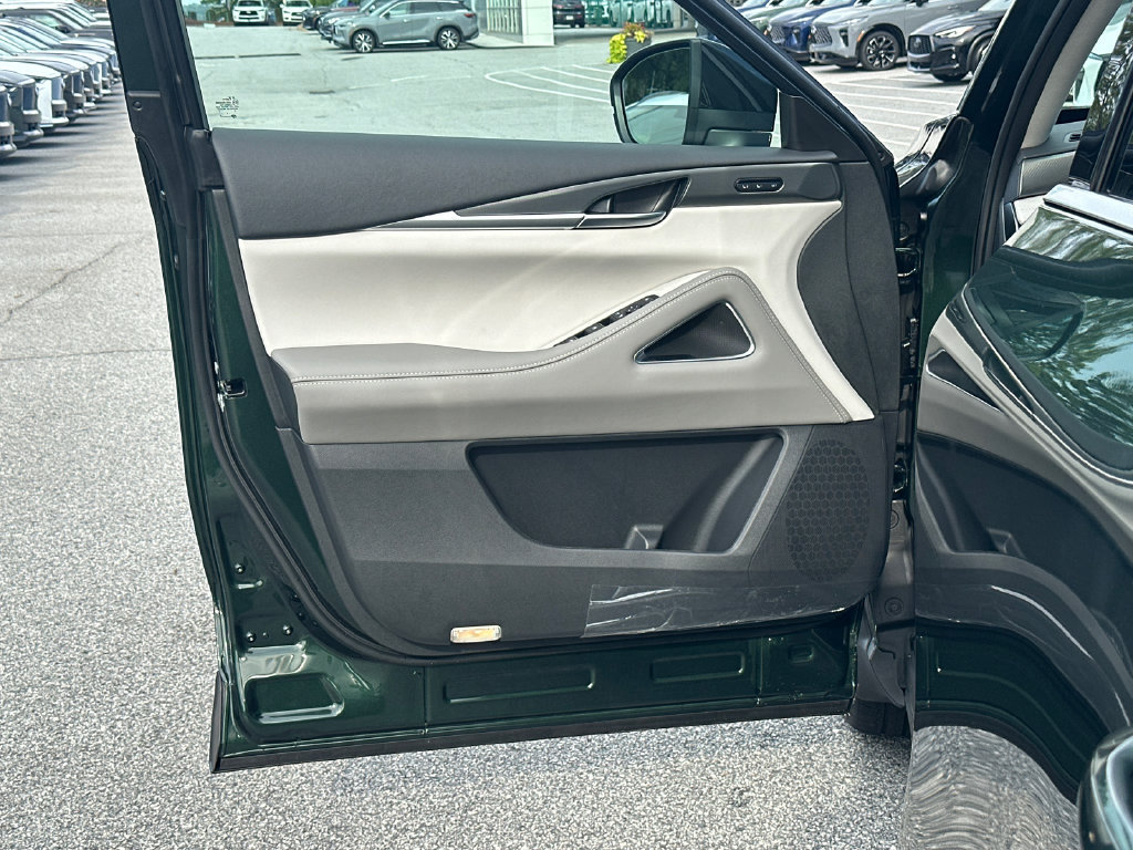 New 2027 INFINITI QX60 Luxe w/ Cargo Package FWD image 10