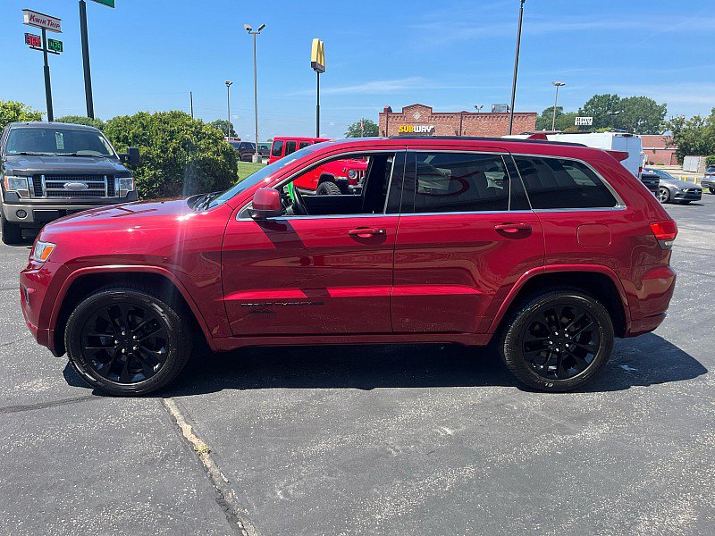 Used 2014 Jeep Grand Cherokee Altitude AWD/4WD image 5