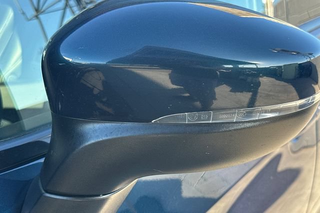 Used 2023 Chrysler Pacifica Touring-L w/ S Appearance Package FWD image 7