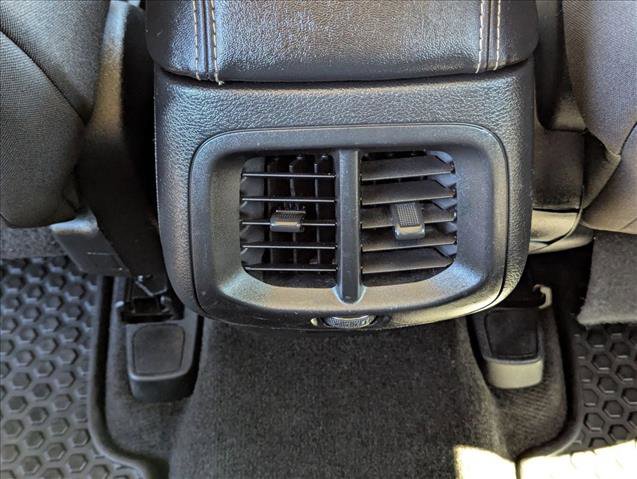 Used 2015 Jeep Cherokee Latitude w/ Comfort/Convenience Group image 16