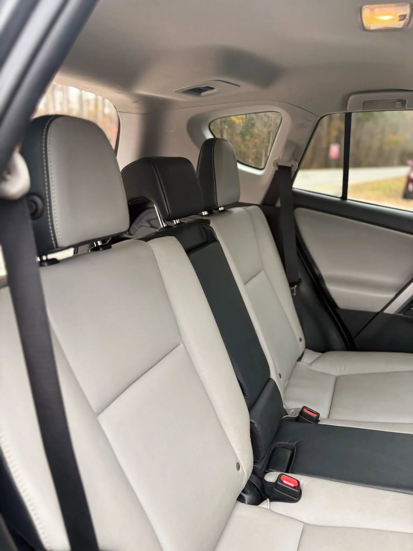 Used 2016 Toyota RAV4 Limited image 25