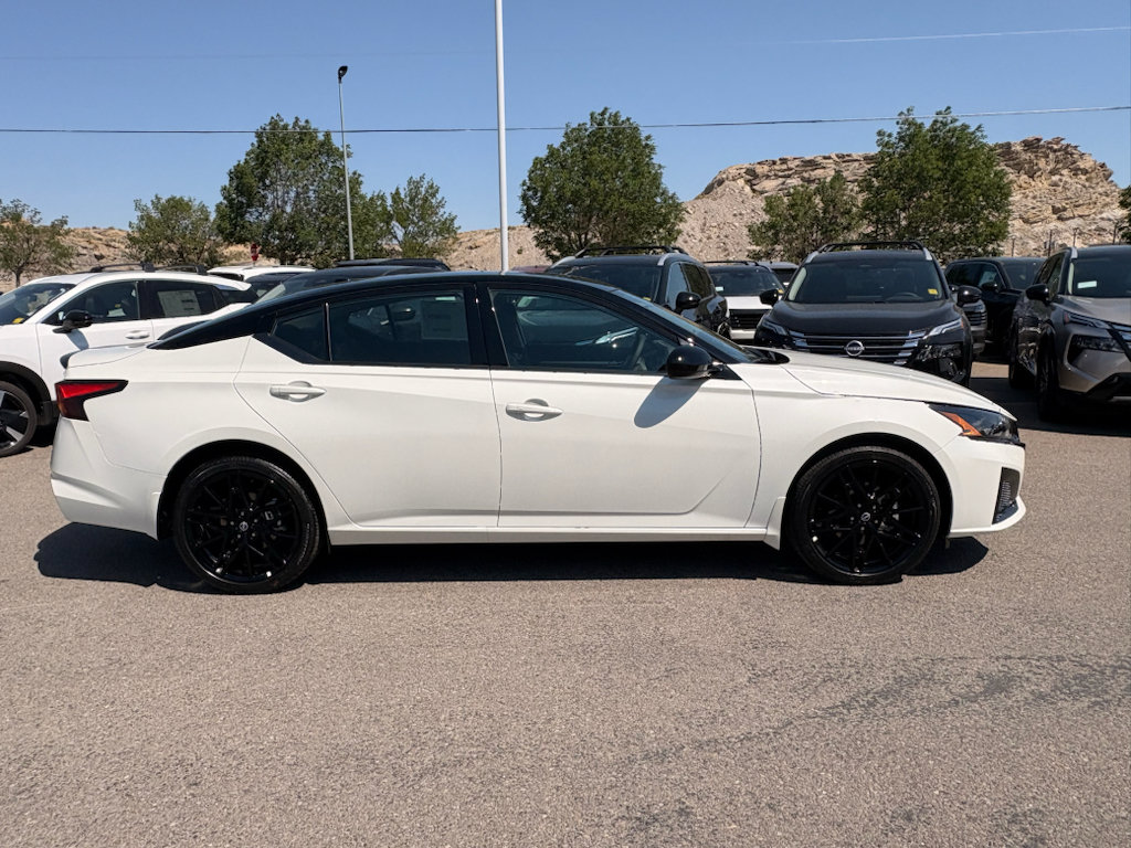 New 2026 Nissan Altima 2.5 SR w/ SR Midnight Edition Package AWD/4WD image 6