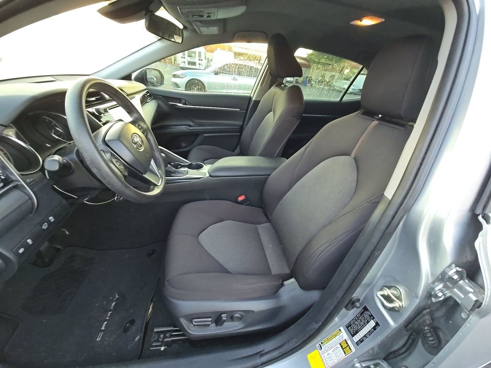 Used 2020 Toyota Camry LE image 4