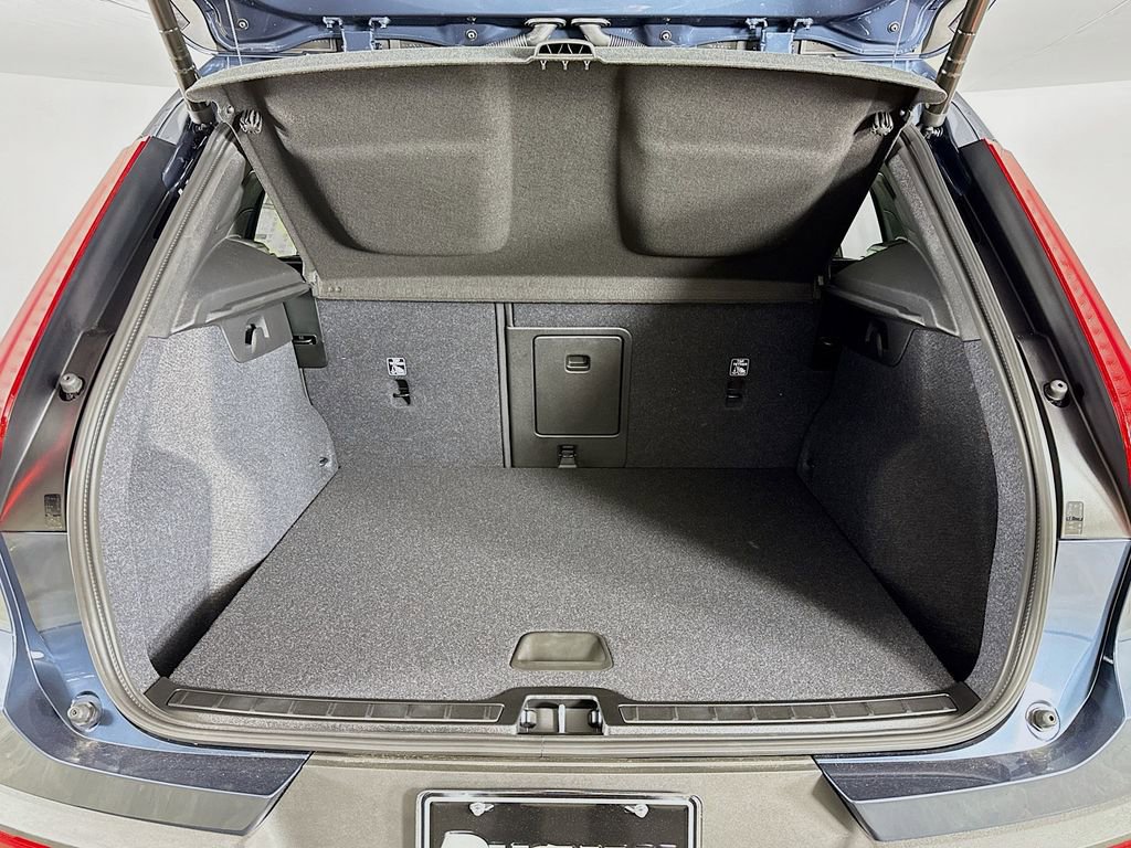 New 2026 Volvo XC40 B4 Core FWD image 27