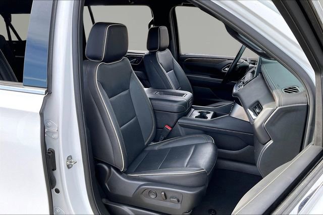 Used 2024 Chevrolet Suburban Premier image 20