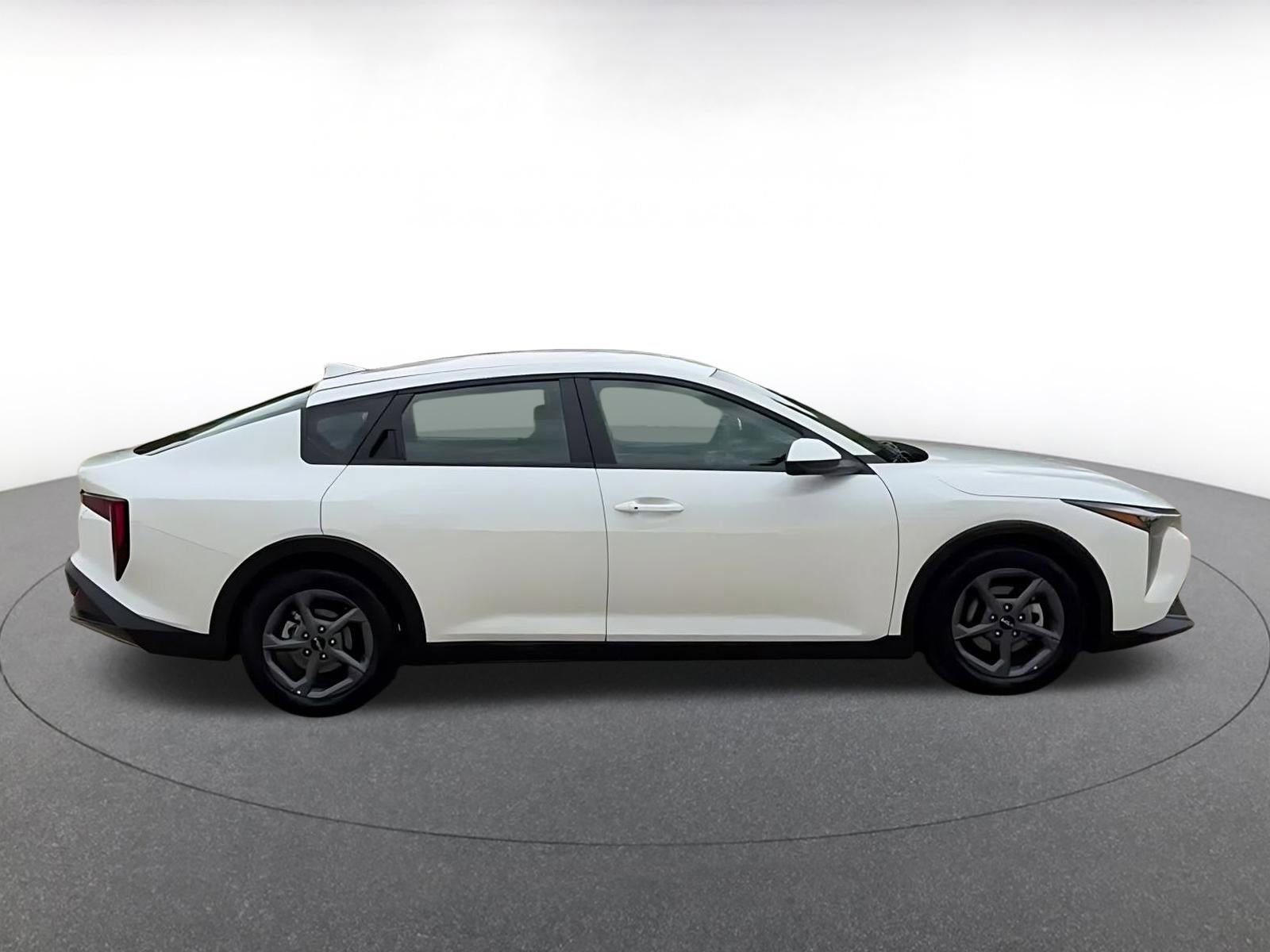 Used 2025 Kia K4 FWD image 16