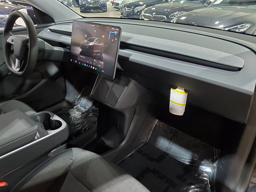 Used 2026 Tesla Model Y 2WD image 15