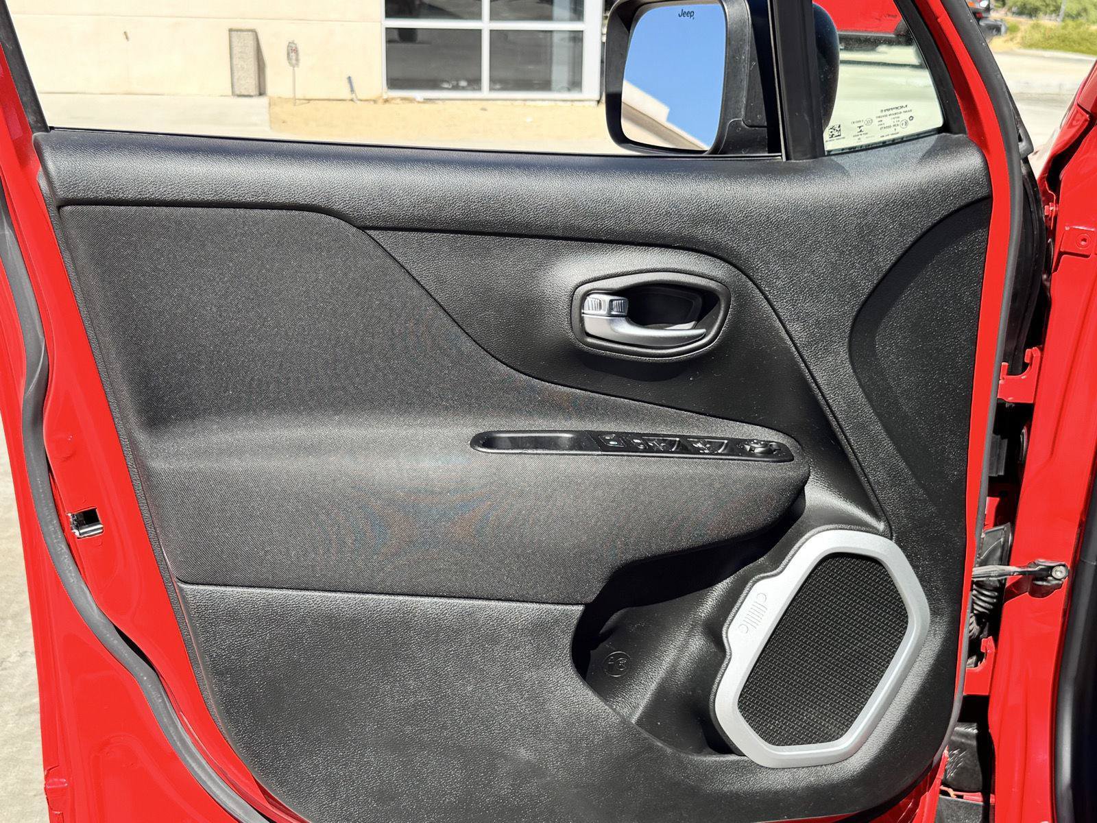Used 2020 Jeep Renegade Sport FWD image 27