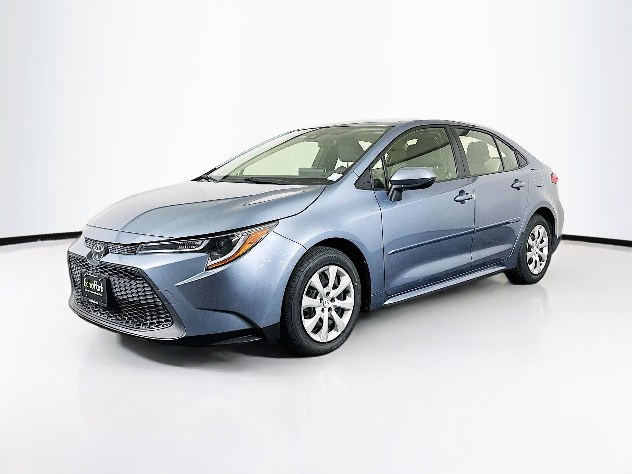Used 2020 Toyota Corolla LE image 3